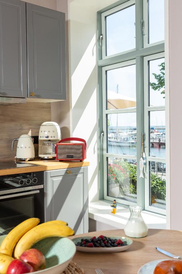 Kapitaenshaus In Wasserlage! Traumapartments Warnemuende 로스토크 외부 사진