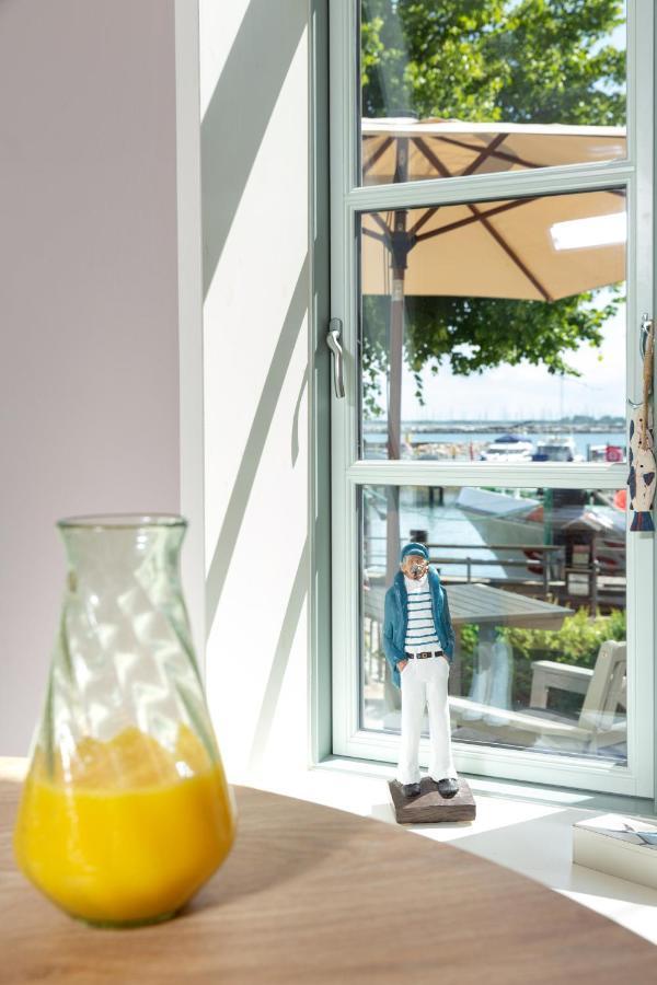 Kapitaenshaus In Wasserlage! Traumapartments Warnemuende 로스토크 외부 사진