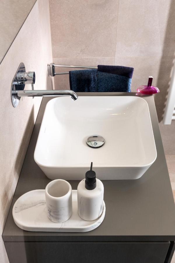 Kapitaenshaus In Wasserlage! Traumapartments Warnemuende 로스토크 외부 사진